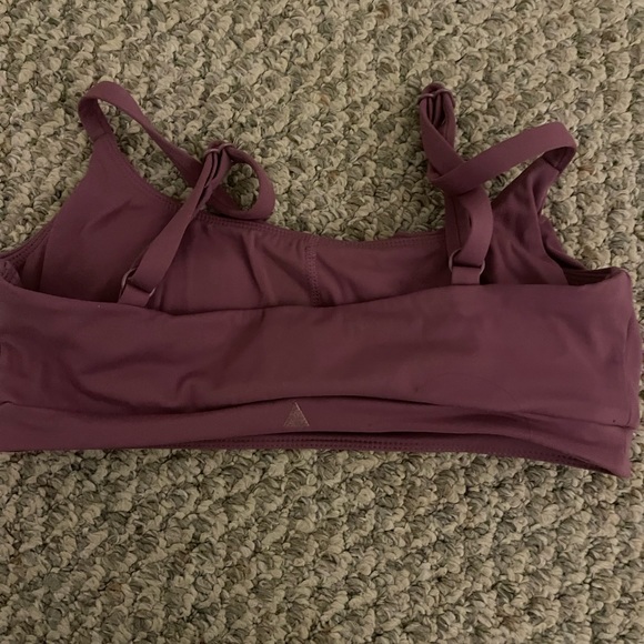 Balance Athletica (Vitality) Cloud Scoop Bra - Picture 2 of 2